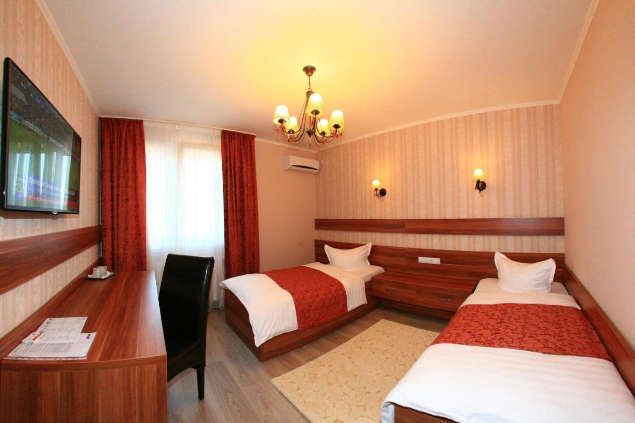 Hotel Poarta Transilvaniei Бистрица Экстерьер фото