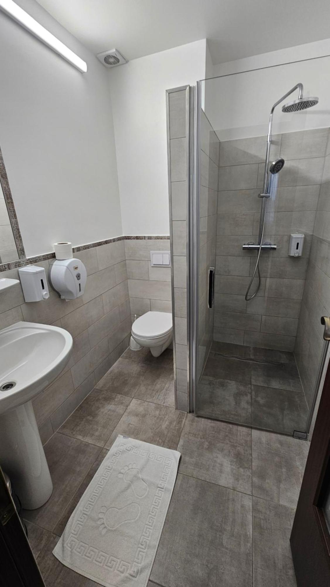 Hotel Poarta Transilvaniei Бистрица Экстерьер фото