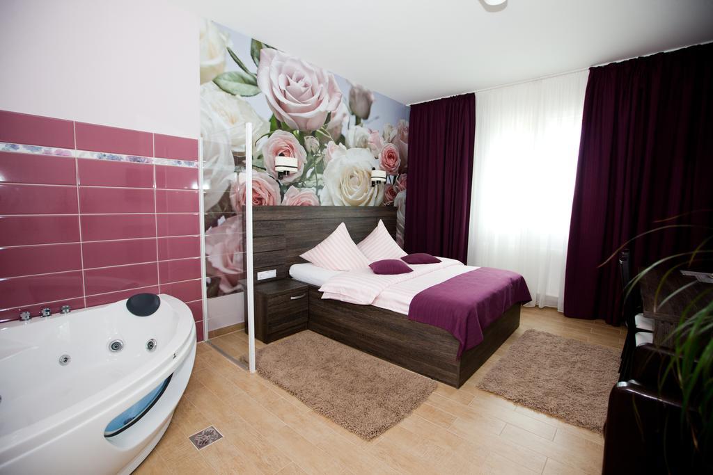 Hotel Poarta Transilvaniei Бистрица Экстерьер фото