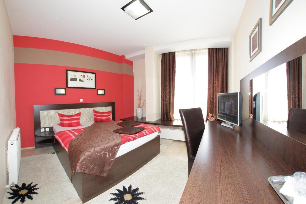 Hotel Poarta Transilvaniei Бистрица Экстерьер фото
